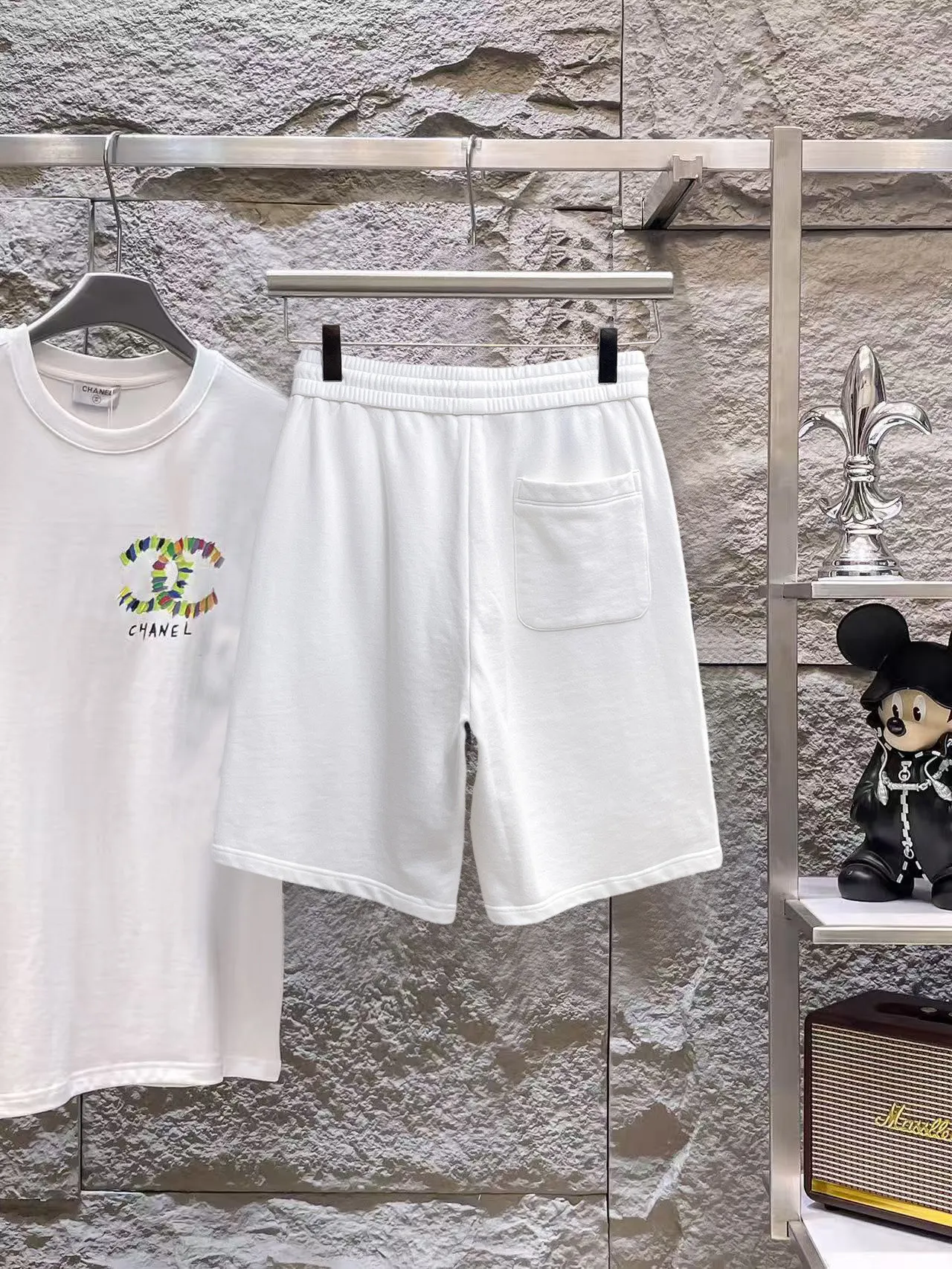 Balenciaga's three-standard complete 2026 summer New Arrival men's casual shorts, advanced custom-made Breathable fabric, Breathable fabric, extremely stretchy and comfortable, impeccable details, top-grade accessories, original logo design concept, delicate and soft feel! The upper body fit is awesome! Size: M-XXXL Please state your height and weight when ordering